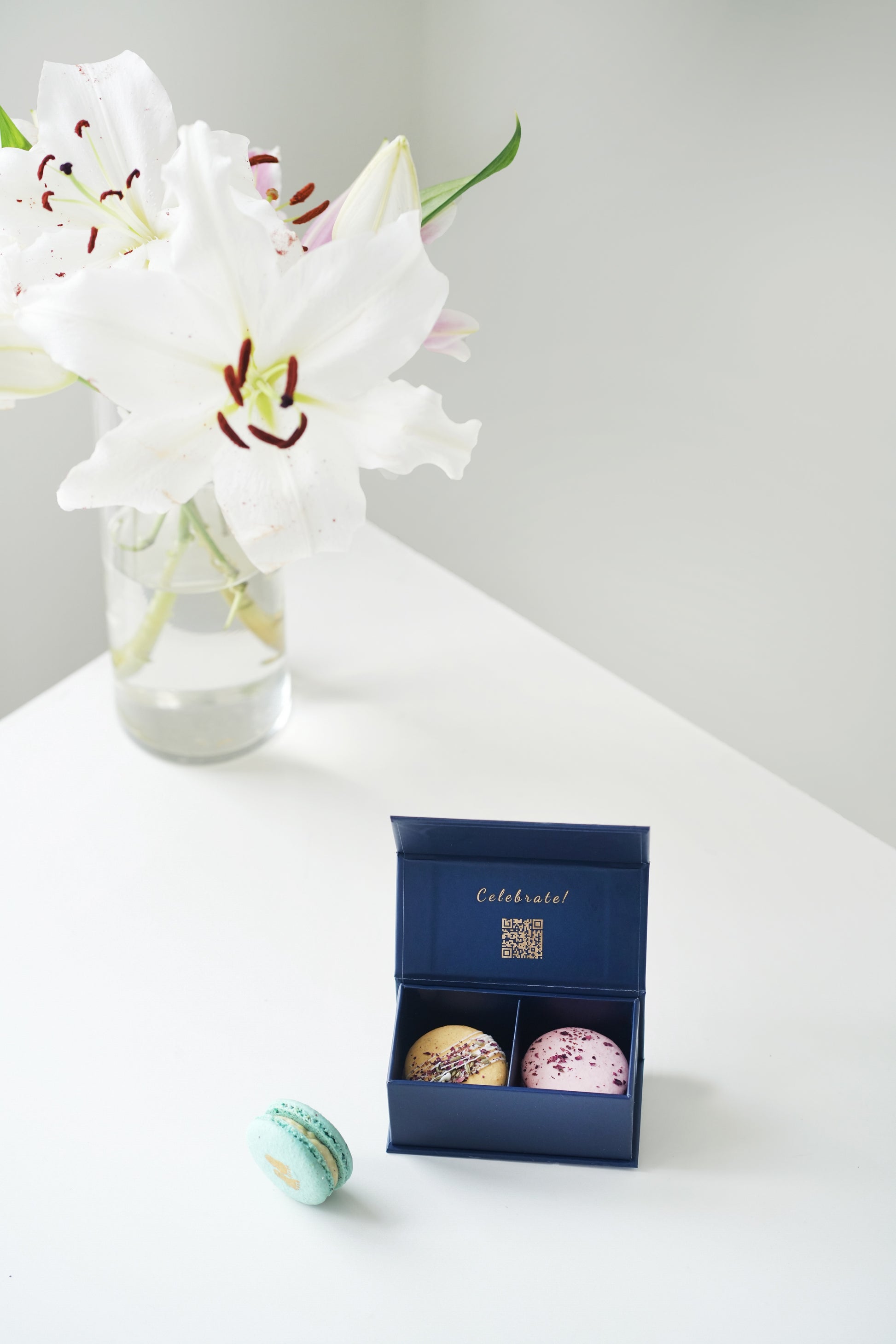 2 Pack Luxury Macarons - French Macarons