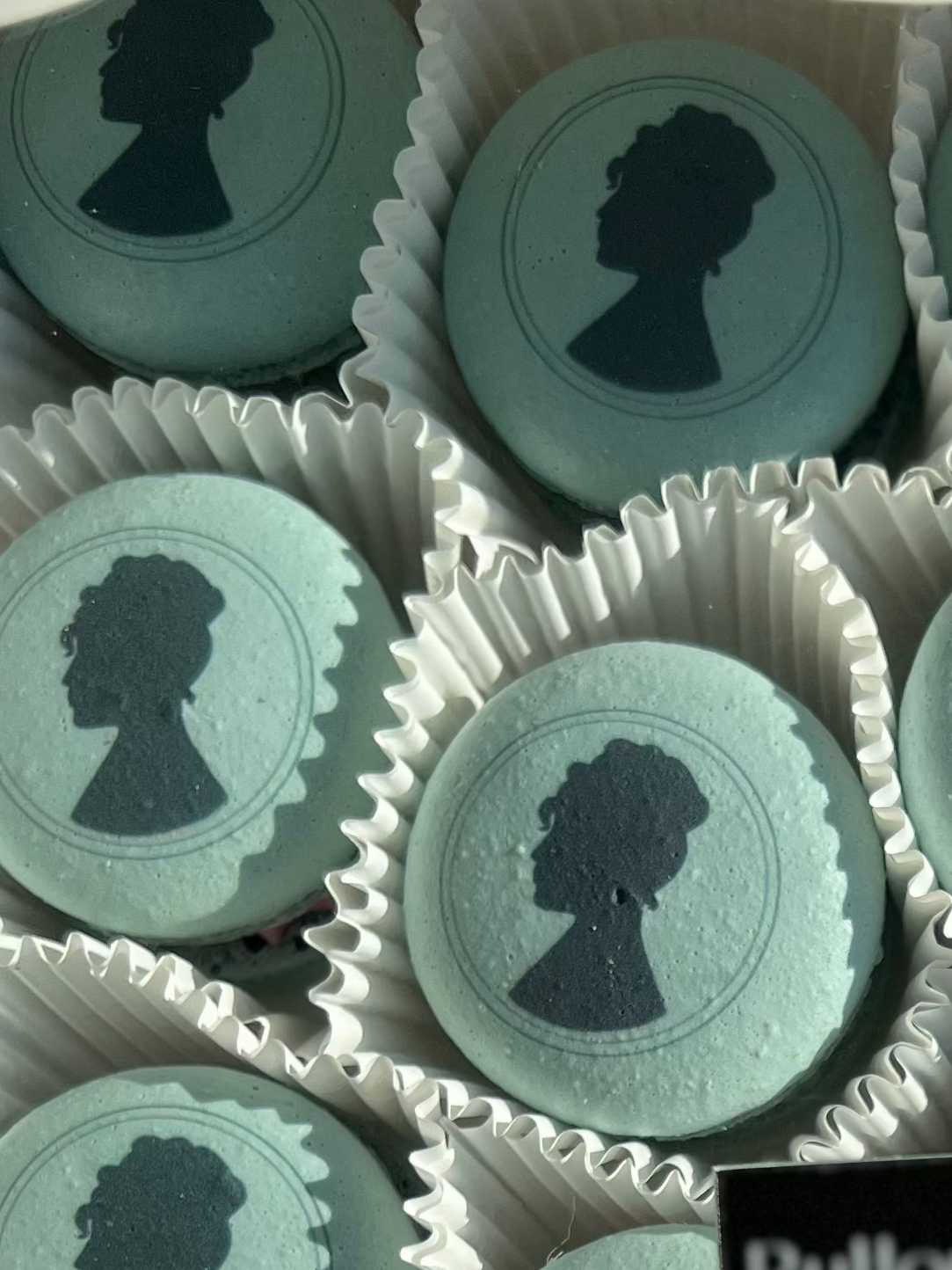 Bridgerton Macaron