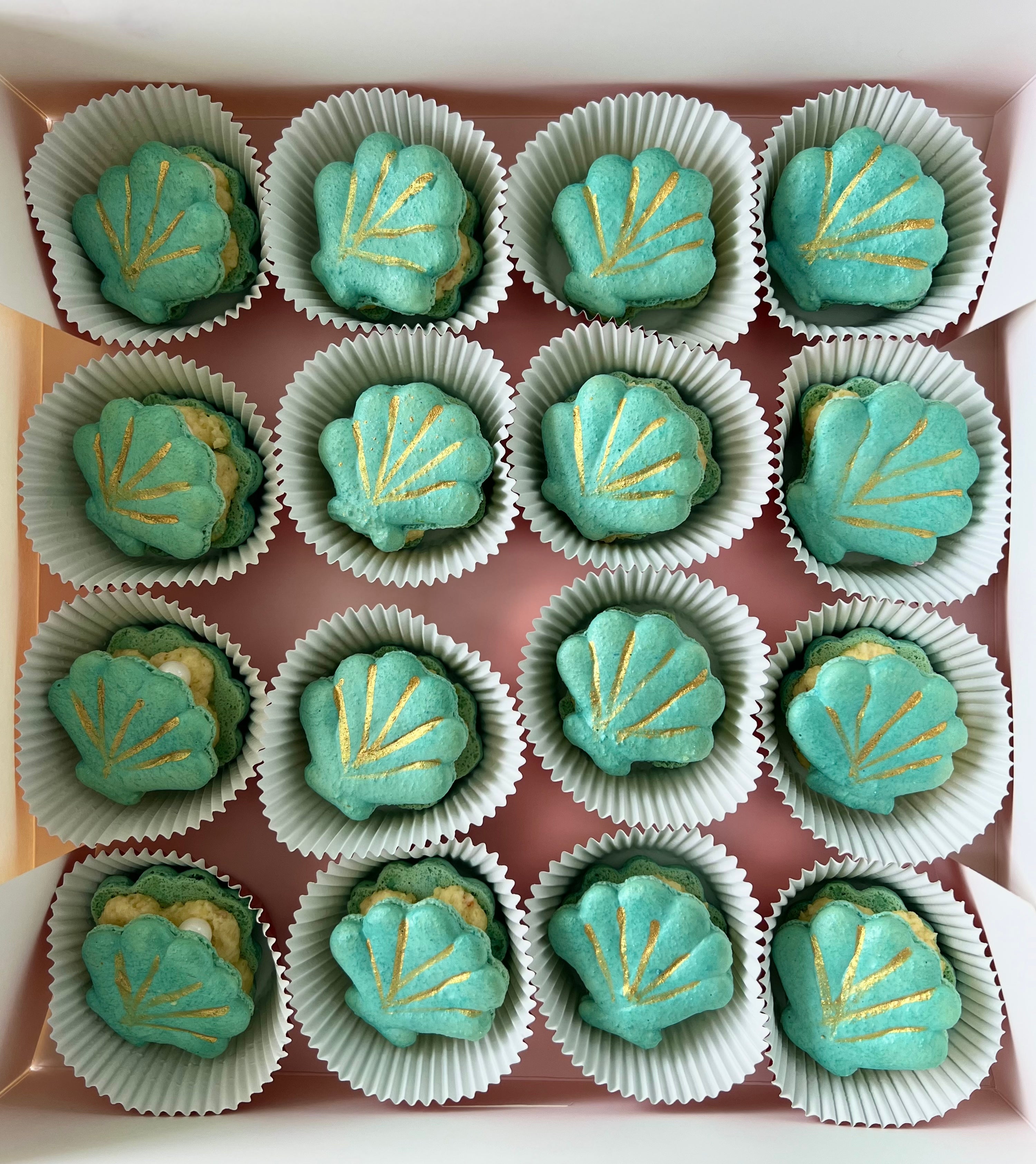 Sea Shell Shaped Macaron Turquoise
